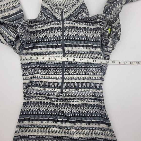 Nike Pro Dri-Fit Womens Size Small Black Running/ Jogging Jacket Active Sports - Picture 8 of 9